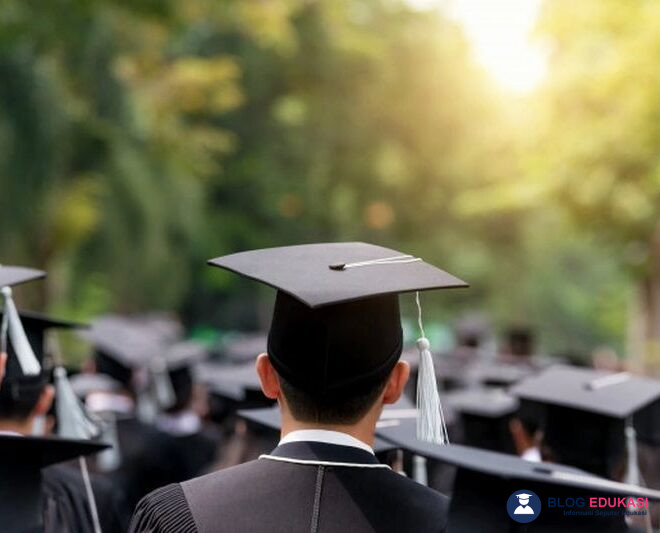 Gelar Sarjana Ilmu Pemerintahan: Prospek & Karier