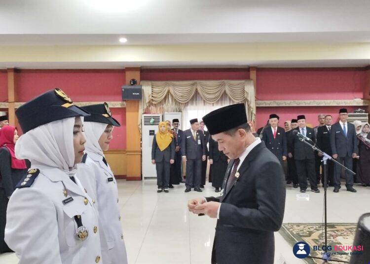 camat eselon berapa